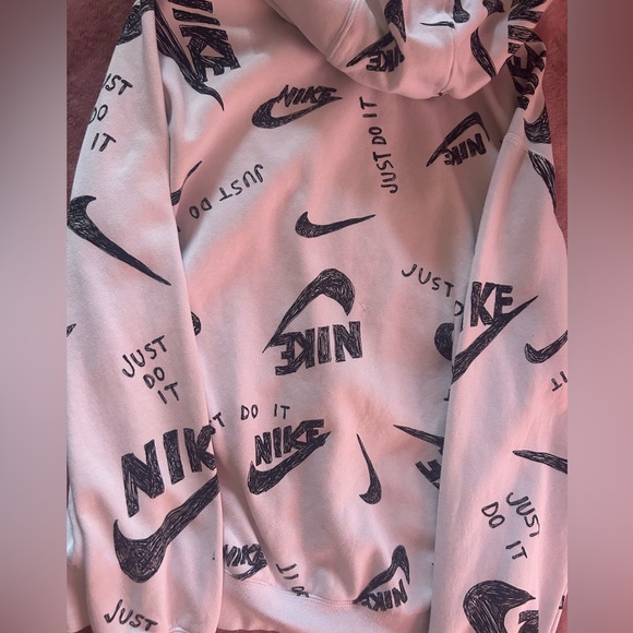 Small white Nike hoodie with black Nike logo’s - Picture 2 of 2